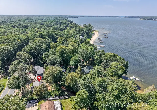 Photo 4 of Single family home for sale at 5170 S Shore Dr, Whitehall, MI 49461 | MLS# 70554095 | Listing updated on 2026-09-04