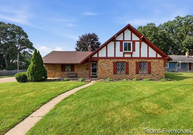 Homes for sale in Portage, MI | 2423 Ridgefield Rd, Portage, MI 49024 | MLS# 70542592