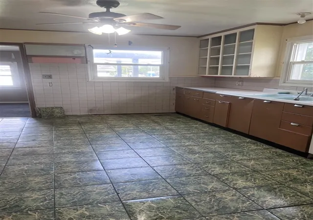 Photo 4 of Sale Pending at 703 E Front St, Buchanan, MI 49107 | MLS# 70552594 | Listing updated on 2026-08-25