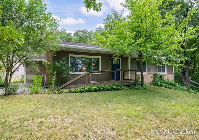 3rd image of 9665 Black Oak Dr, Lowell, MI 49331 | MLS# 70547885