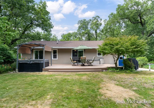 4th image of 9665 Black Oak Dr, Lowell, MI 49331 | MLS# 70547885