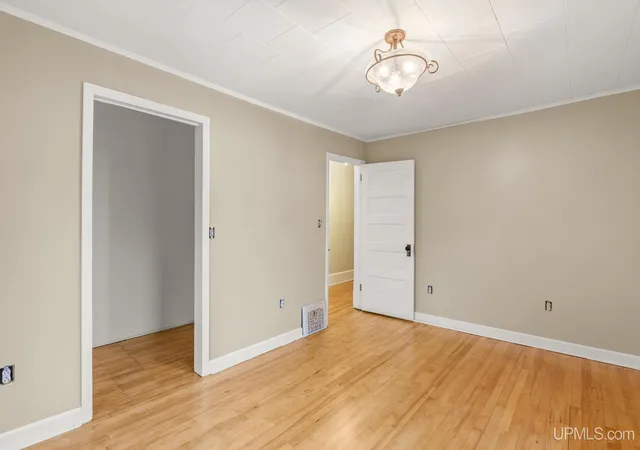 Photo 5 of Single family home for sale at 195 N Oak St, Gwinn, MI 49841 | MLS# 50220057 | Listing updated on 2026-09-05