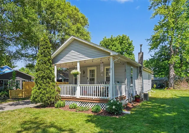 Homes for sale in Three Rivers, MI | 722 S Grant Ave, Three Rivers, MI 49093 | MLS# 70543255