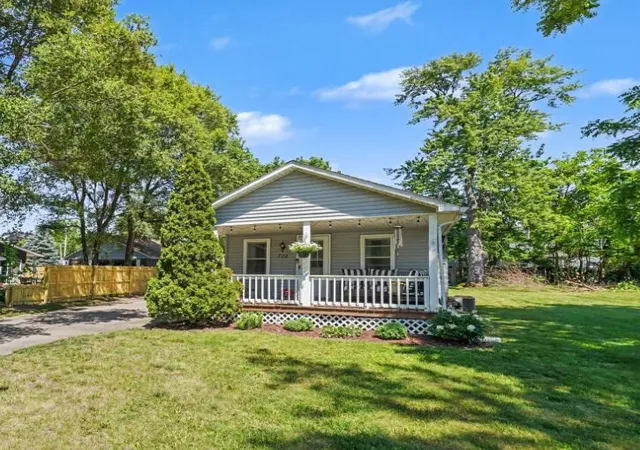 Homes for sale in Three Rivers, MI | 722 S Grant Ave, Three Rivers, MI 49093 | MLS# 70543255