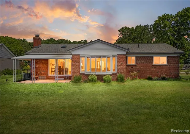 Photo 5 of Sale Pending at 3370 Sandy Crk Dr, Shelby Township, MI 48316 | MLS# 61013766 | Listing updated on 2026-09-05