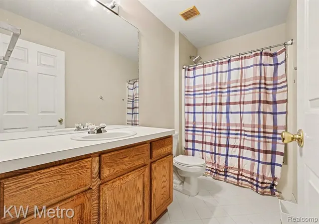 4th image of 1618 Marshbank Dr, Pontiac, MI 48340 | MLS# 61018041