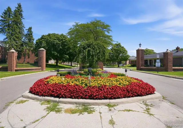 Photo 34 of Sale Pending at 29636 Middlebelt Rd #2602, Farmington Hills, MI 48334 | MLS# 61018506 | Listing updated on 2026-08-17