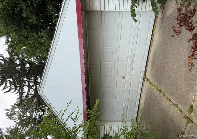 Photo 3 of Sale Pending at 3605 Syracuse St, Dearborn, MI 48124 | MLS# 61020146 | Listing updated on 2026-09-03