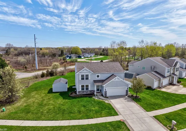 Homes for sale in Flushing, MI | 3005 Oxford Ln, Flushing, MI 48433 | MLS# 50205012