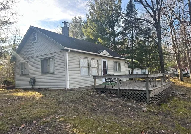 2nd image of 662 Lakeview Dr, Harrison, MI 48625 | MLS# 50193567