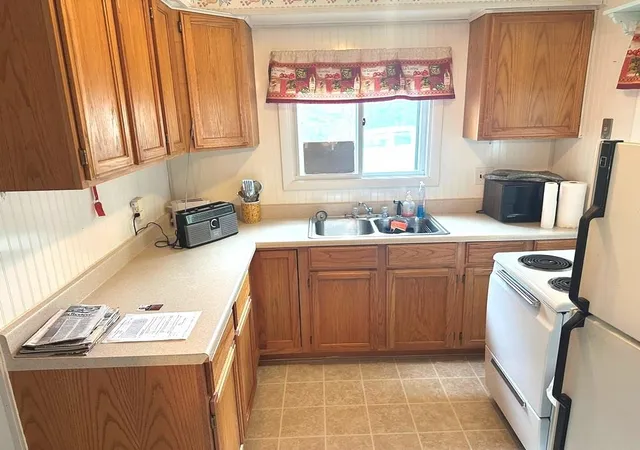 Photo 3 of Sale Pending at 662 Lakeview Dr, Harrison, MI 48625 | MLS# 50193567 | Listing updated on 2026-10-01