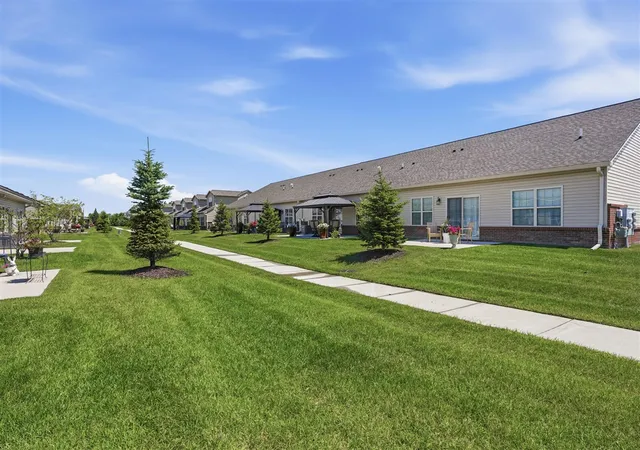 Homes for sale in Flat Rock, MI | 24091 Hemlock Dr #47, Flat Rock, MI 48134 | MLS# 70540894