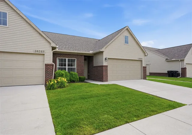 Homes for sale in Flat Rock, MI | 24091 Hemlock Dr #47, Flat Rock, MI 48134 | MLS# 70540894