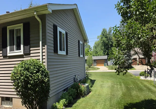 Homes for sale in Bay City, MI | 3536 Lynmar Ln, Bay City, MI 48706 | MLS# 50214707