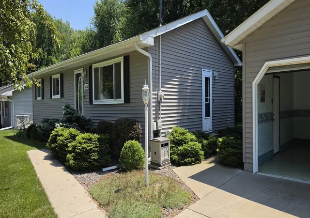 Homes for sale in Bay City, MI | 3536 Lynmar Ln, Bay City, MI 48706 | MLS# 50214707