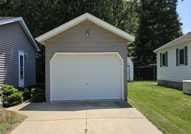 Homes for sale in Bay City, MI | 3536 Lynmar Ln, Bay City, MI 48706 | MLS# 50214707