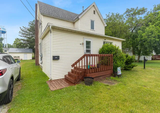 Homes for sale in Sparta, MI | 347 E Gardner St, Sparta, MI 49345 | MLS# 70540892