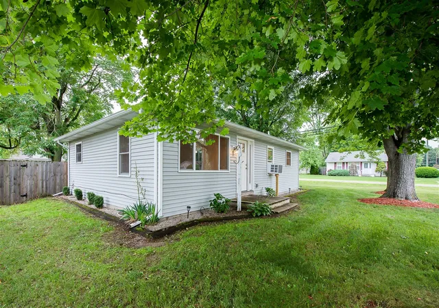 Homes for sale in Pinckney, MI | 245 Mann St, Pinckney, MI 48169 | MLS# 70545514