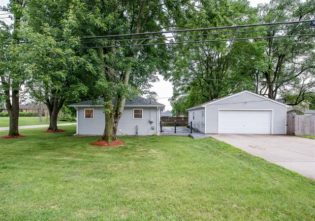 Homes for sale in Pinckney, MI | 245 Mann St, Pinckney, MI 48169 | MLS# 70545514