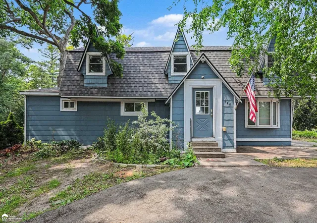 1st image of 546 Bellevue Ave, Lake Orion, MI 48362 | MLS# 50218703