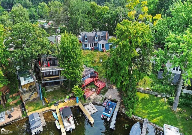 2nd image of 546 Bellevue Ave, Lake Orion, MI 48362 | MLS# 50218703