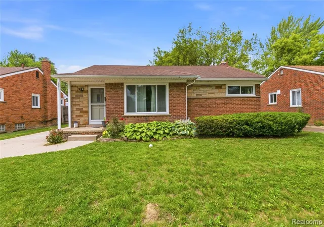 Homes for sale in Oak Park, MI | 24671 Kenosha St, Oak Park, MI 48237 | MLS# 61005771