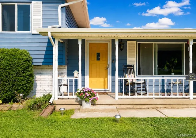 4th image of 5197 Capri Ln, Flint, MI 48507 | MLS# 61019326