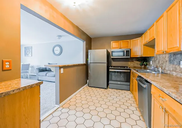 Photo 4 of Condo for sale at 28428 W 8 Mile Rd #C10, Farmington Hills, MI 48336 | MLS# 61011502 | Listing updated on 2026-08-17