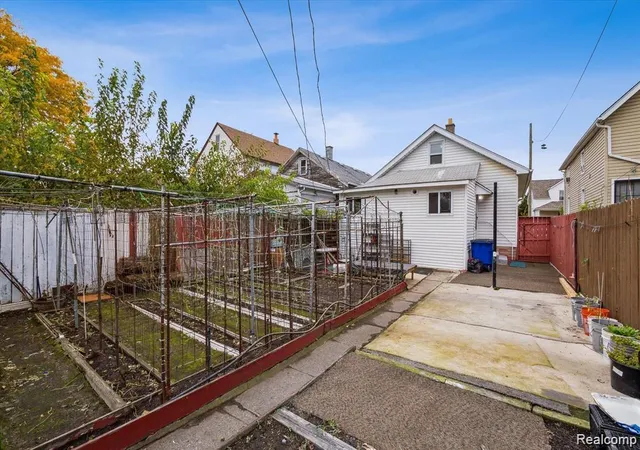 Homes for sale in Hamtramck, MI | 3868 Doremus St, Hamtramck, MI 48212 3544 | MLS# 60979777