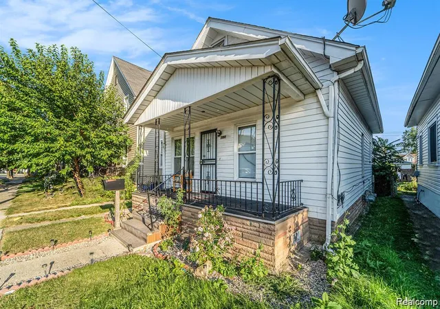 Homes for sale in Hamtramck, MI | 3868 Doremus St, Hamtramck, MI 48212 3544 | MLS# 60979777