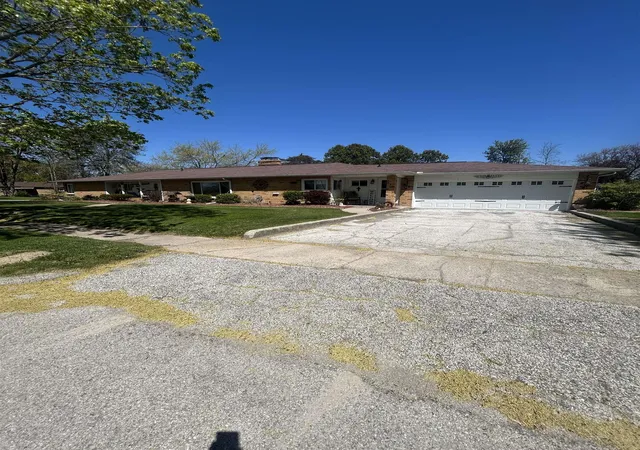 Homes for sale in Pinconning, MI | 830 Third St, Pinconning, MI 48650 | MLS# 50205950