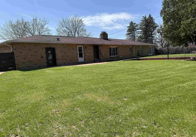 Homes for sale in Pinconning, MI | 830 Third St, Pinconning, MI 48650 | MLS# 50205950