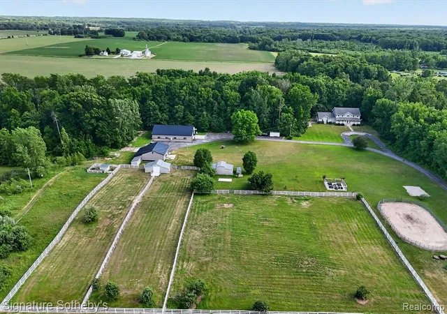 Homes for sale in Caro, MI | 741 W Hunt Rd, Caro, MI 48723 | MLS# 61003173
