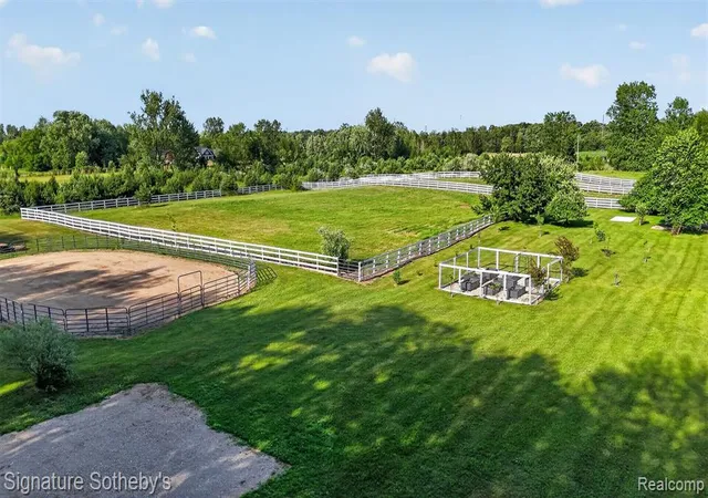 Homes for sale in Caro, MI | 741 W Hunt Rd, Caro, MI 48723 | MLS# 61003173