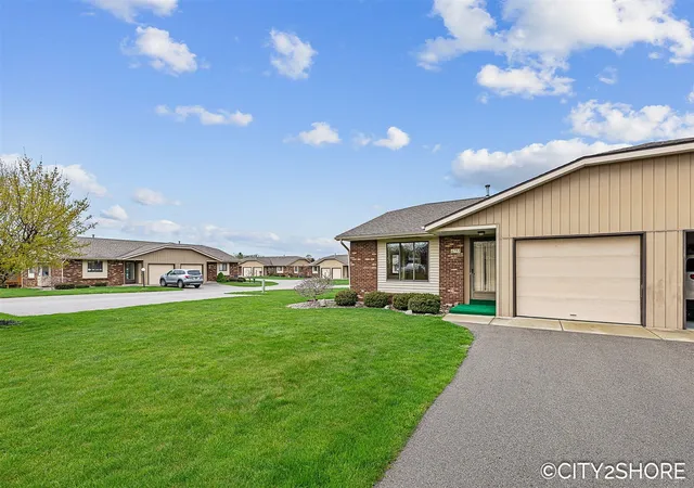 Homes for sale in Grandville, MI | 6793 Waterview Dr, Grandville, MI 49418 | MLS# 70525922