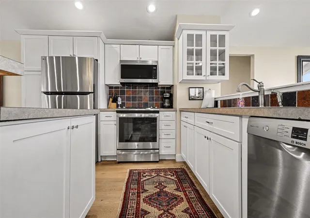 5th image of 14651 Mercury Dr, Grand Haven, MI 49417 | MLS# 70530482