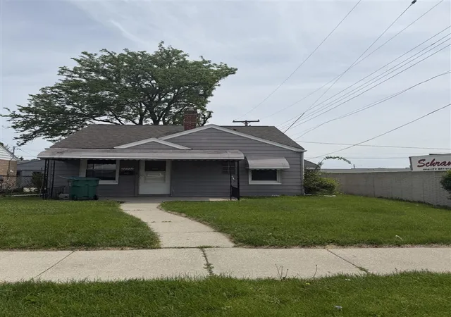 Homes for sale in Eastpointe, MI | 22732 Rosalind Ave, Eastpointe, MI 48021 | MLS# 70512142