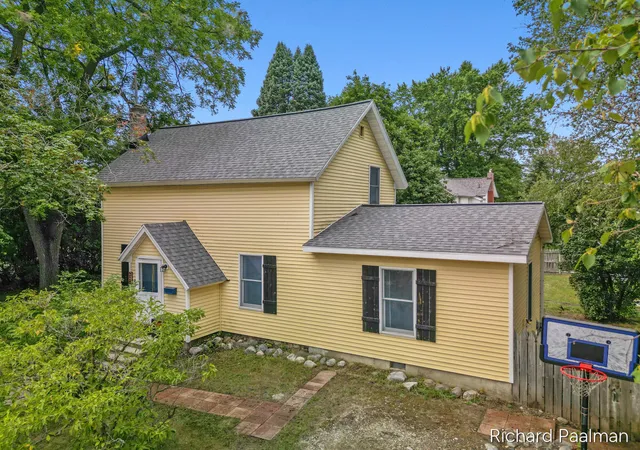 2nd image of 220 W Pere Marquette St, Big Rapids, MI 49307 | MLS# 70552615