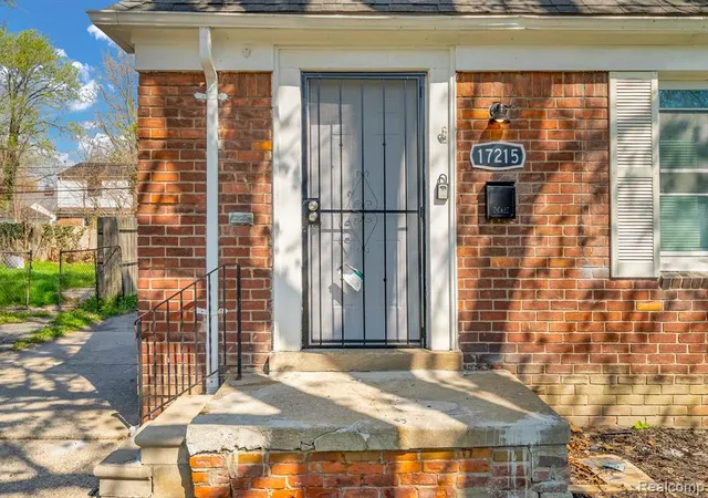 4th image of 17215 And 17219 Sioux St, Detroit, MI 48224 | MLS# 60987706
