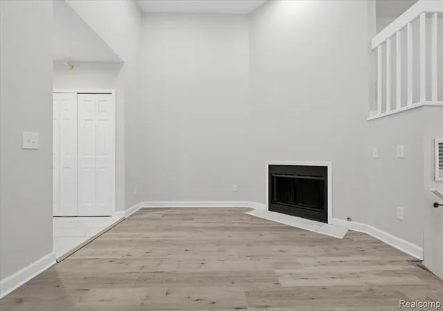 Listing Photo 5 - Condo for sale in building located at 1665 Campau Farms Cir, Detroit, MI 48207