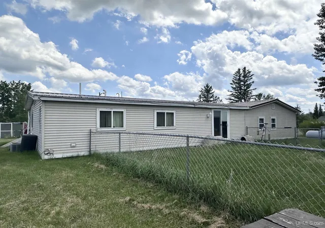 Homes for sale in Hermansville, MI | W6240 Us 2 Hwy, Hermansville, MI 49847 | MLS# 50210670