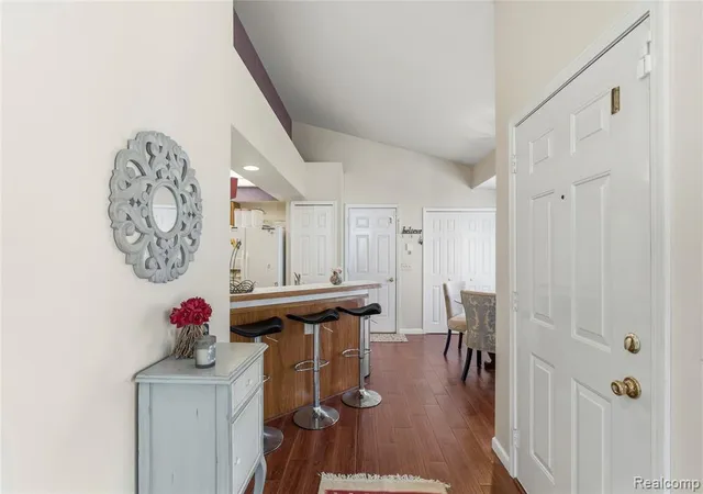 4th image of 6361 Squire Lake Dr, Flushing, MI 48433 | MLS# 60979668