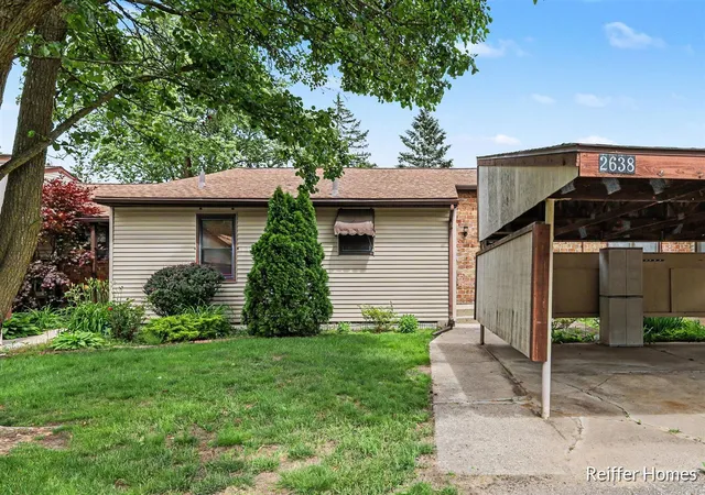 3rd image of 2638 Chatham Woods Dr, Grand Rapids, MI 49546 | MLS# 70540724