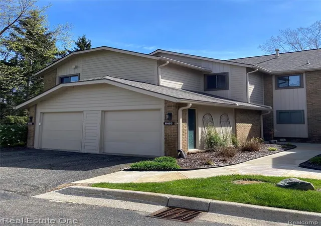 1st image of 6463 Maple Hills Ln, Bloomfield Hills, MI 48301 1325 | MLS# 61024413