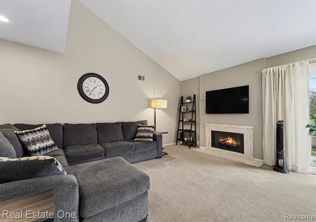 Photo 3 of Condo for sale at 6463 Maple Hills Ln, Bloomfield Hills, MI 48301 1325 | MLS# 61024413 | Listing updated on 2026-09-13