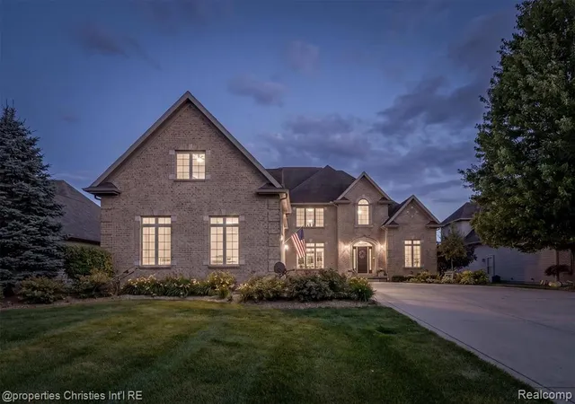 Homes for sale in Dundee, MI | 595 Ridge Point Dr, Dundee, MI 48131 | MLS# 61003009