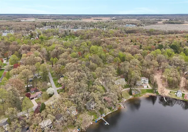 15th image of 6 Forest Rd, Dowagiac, MI 49047 | MLS# 70448747