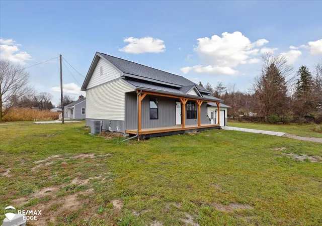 Homes for sale in Columbiaville, MI | 3895 Levalley Rd, Columbiaville, MI 48421 | MLS# 50161281