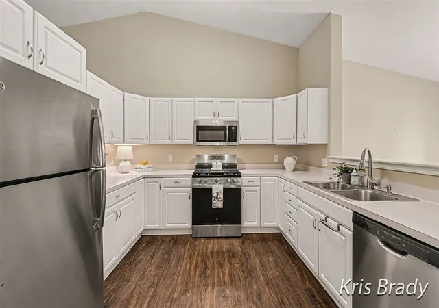 Photo 3 of Condo for sale at 1005 Ironwood Cir, Grand Rapids, MI 49534 | MLS# 70544846 | Listing updated on 2026-09-16