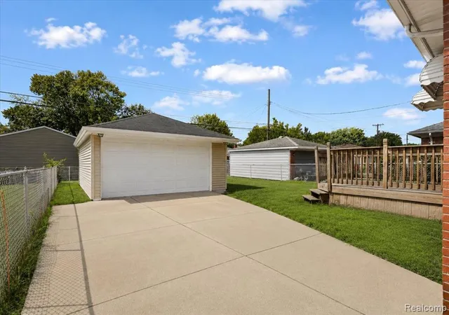 2nd image of 4500 Roosevelt Blvd, Dearborn Heights, MI 48125 2549 | MLS# 61023601